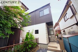 ♭.弊社売主+*居住空間に一層の開放感をもたらす大容量パントリー